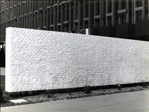 Sadi_Diren_Ceramic_Wall_Tiles_Atatu¦êrk_Ku¦êltu¦êr_Merkezi_Istanbul_1969_entrance_plaza_mural
